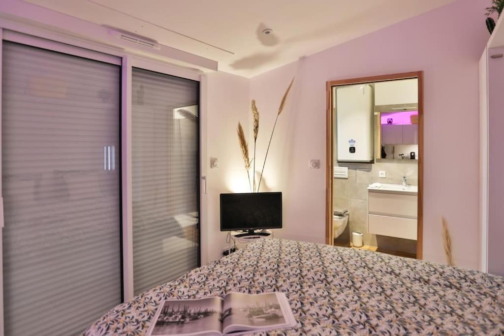 Tiny Studio Terrasse, Hypercentre La Plage A 2 Pas ! Les Sables-d'Olonne Exterior photo